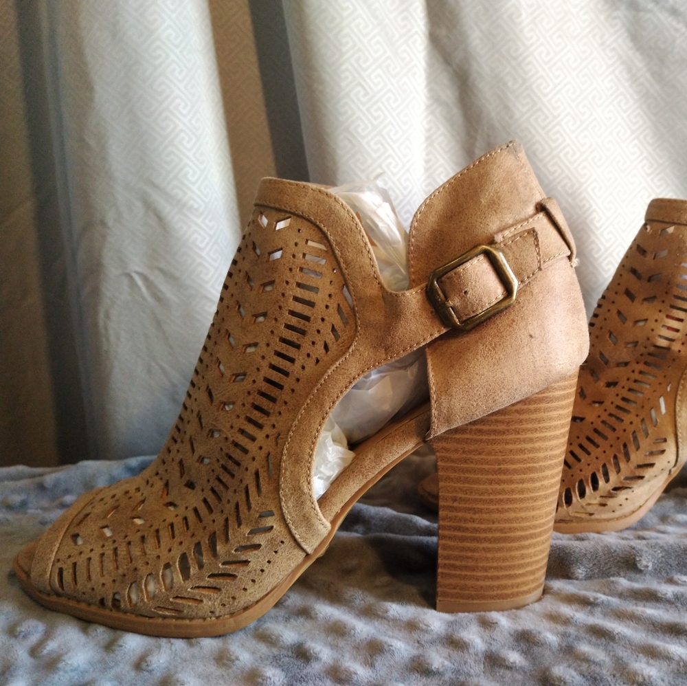 Altard State tan heels